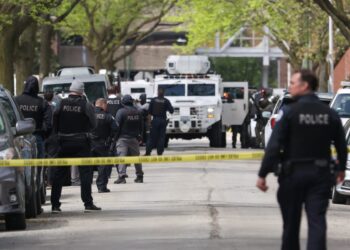 Muere policía en tiroteo de hospital de Chicago, custodiaba al detenido que le disparó