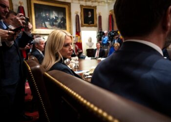 Pam Bondi deseaba una salida digna. Pero Trump solo la quería fuera