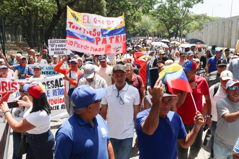 Piden mejora salarial en Venezuela