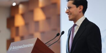 Roberto Velasco viaja a Bruselas, previo a ratificación del acuerdo México-UE