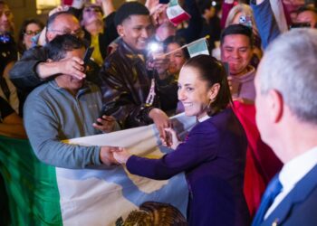 Videos: Sheinbaum llega a España; así fue recibida en Barcelona