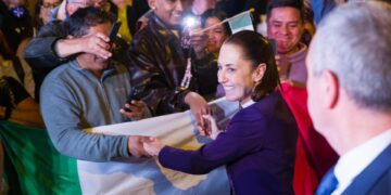 Videos: Sheinbaum llega a España; así fue recibida en Barcelona