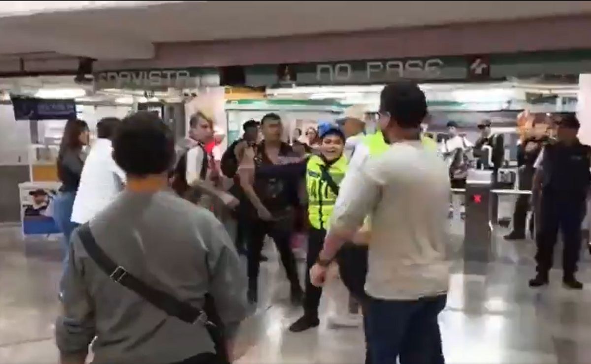 01_agresion-de-punks-contra-policias-en-metro-cdmx.jpg