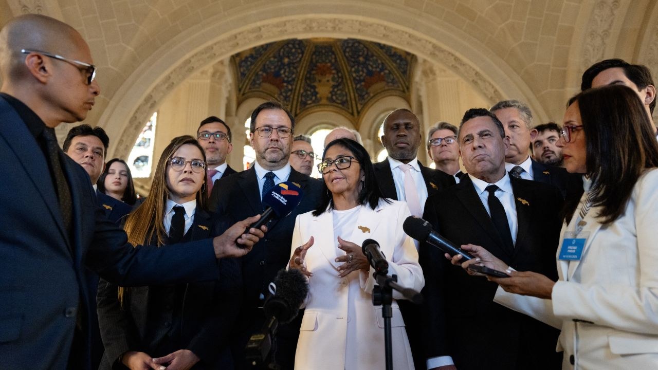 02_gettyimages-2275136354.jpg