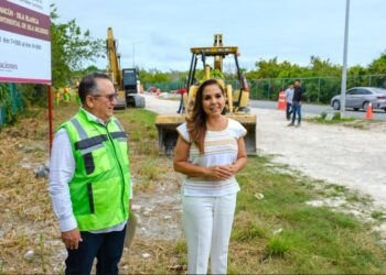 🚧 Mara Lezama arranca carretera Isla Blanca en Quintana Roo