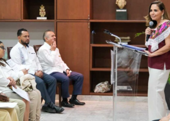 Día del Maestro: Mara Lezama reconoce la labor de docentes en Quintana Roo