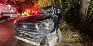 Aparatoso choque en Xcaret deja seis personas lesionadas y graves daños materiales
