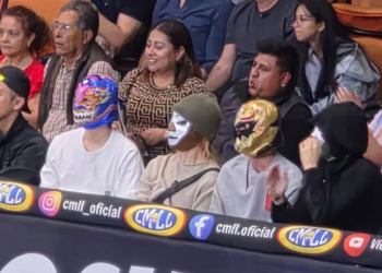 🎤 🎥VIDEO// BTS sorprende en función de lucha libre en CDMX