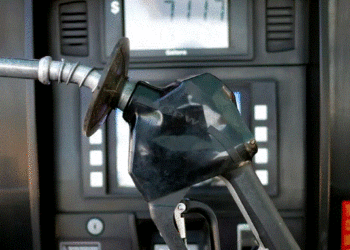 ⛽ EU busca congelar impuesto gasolina por guerra con Irán