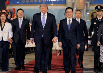 🌏 Trump llega a Pekín para reunirse con Xi