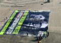 “Claudia protege a narcogobernantes”: Así censuraron la lona en el Zócalo de Mexico