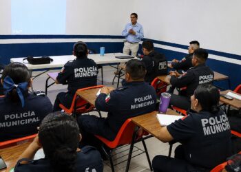 Gobierno de Estefanía Mercado impulsa la profesionalización policial en Solidaridad