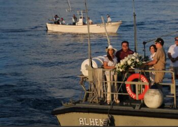 🌊 Cozumel rinde homenaje a hombres caídos del mar