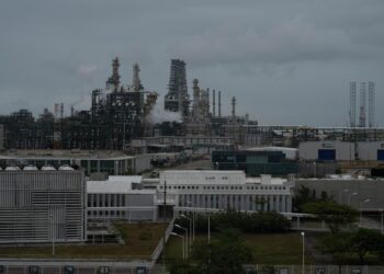 Reportan Nueva fuga de gas en la Refinería Olmeca; activan protocolos de emergencia