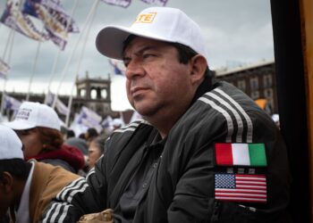 Sheinbaum dedica la mañanera a los "héroes" migrantes en E.U