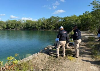 "Colocan veladora para hallar al menor ahogado en laguna de Cancún"