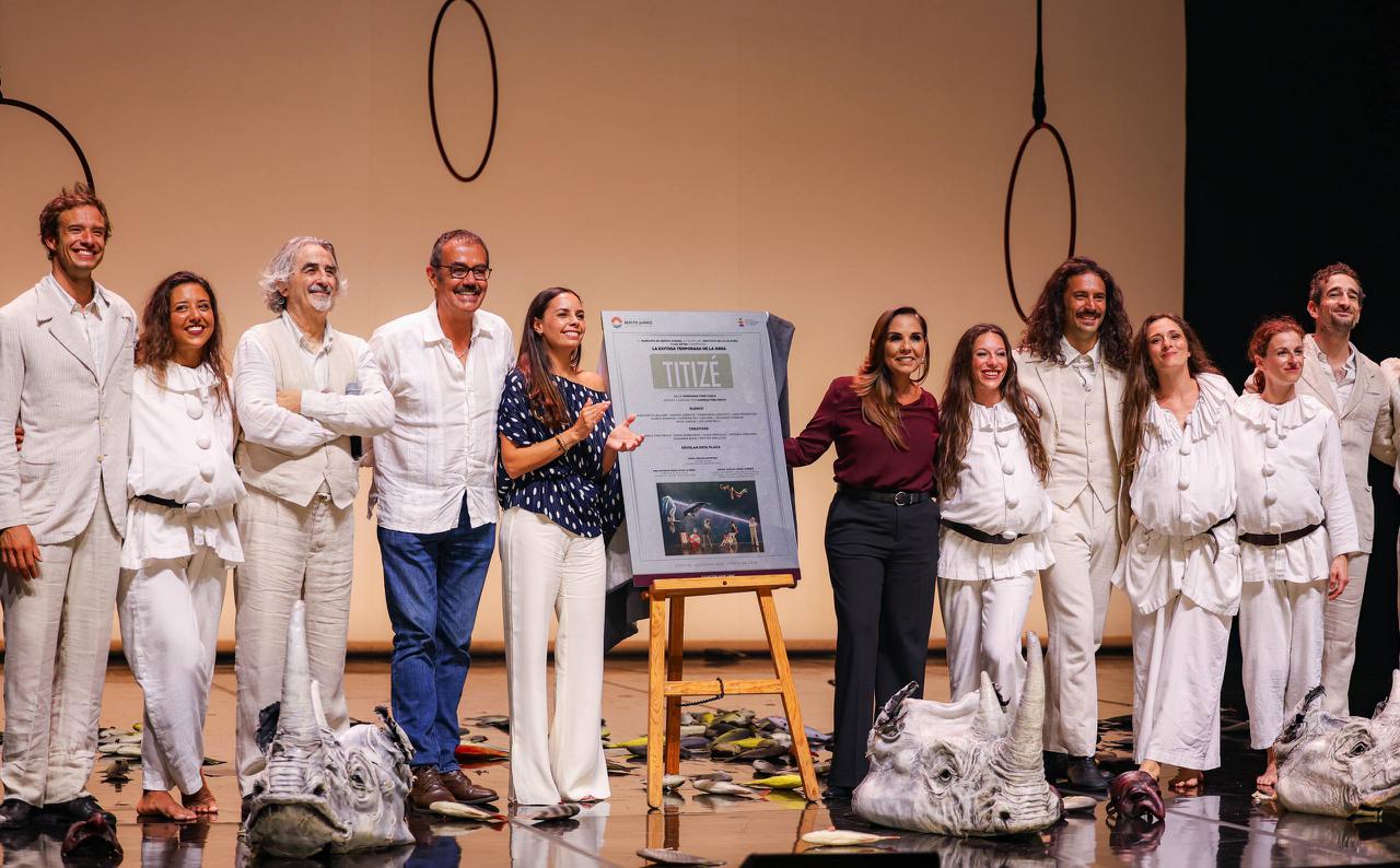 Ana Paty Peralta y Mara Lezama develan placa de “Titizé” en Cancún