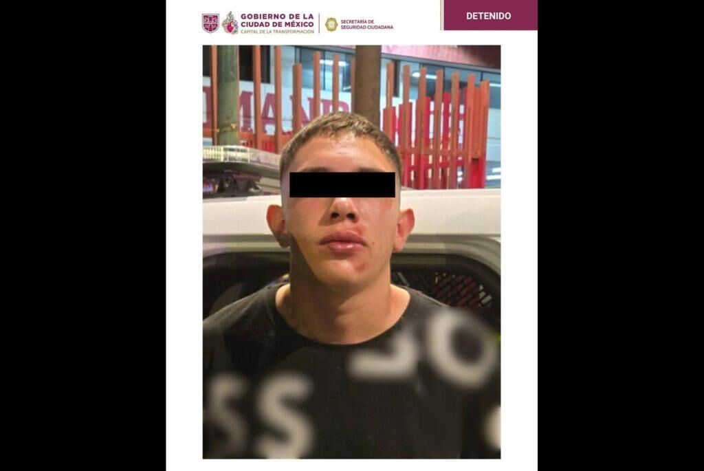 Elementos de la SSC detuvieron en Azcapotzalco a un joven señalado por su presunta relación con un triple homicidio y posesión de droga.
