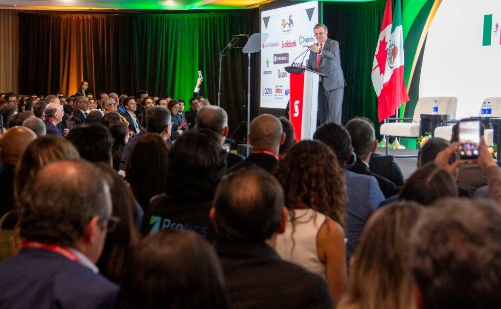 Marcelo Ebrard, secretario de Economía, anunció que Canadá abrirá una planta en el estado de Hidalgo