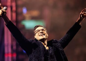 ❤️ Carlos Rivera conmueve a madres en Plaza México