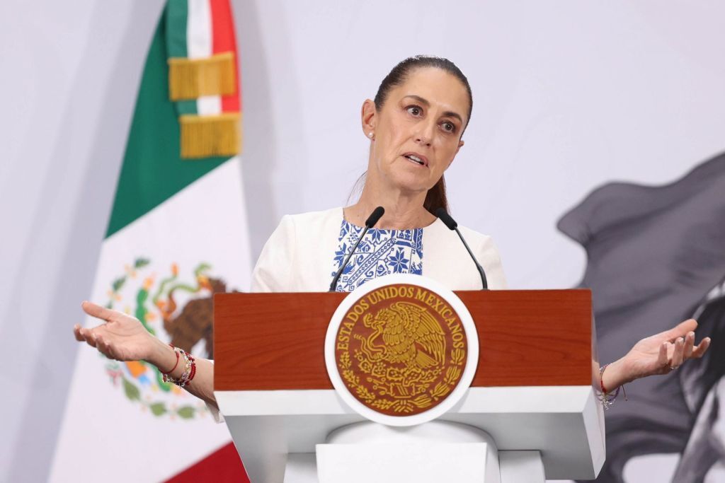 La presidenta Claudia Sheinbaum encabezó una reunión con su gabinete en Palacio Nacional para revisar avances de programas y reforzar la coordinación institucional.