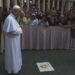 El papa León XIV reza en el lugar donde sufrió un atentado Juan Pablo II hace 45 años