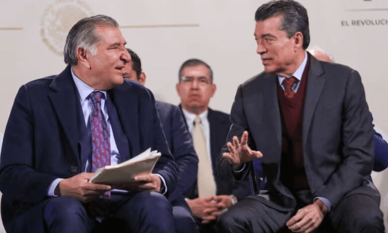 Audios revelan una red empresas ilegales para el huachicol que liga al SAT, Adán Augusto y Rutilio Escandón, durante el gobierno de AMLO.