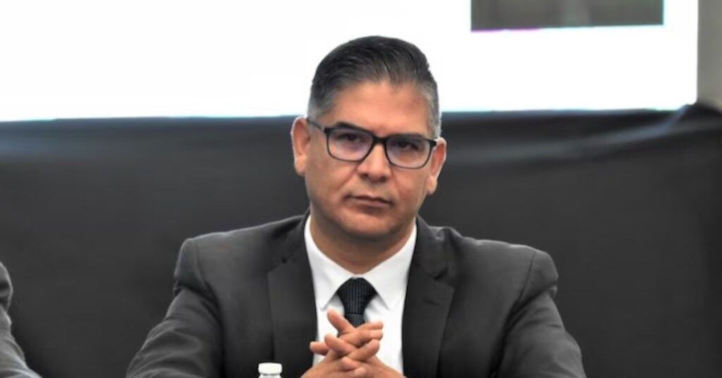 El gobierno de Chihuahua designó a Javier Sánchez Herrera como encargado del despacho de la Fiscalía Especializada en Operaciones Estratégicas.
