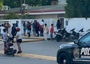🚨😰 Alarma en Playa del Carmen por menores intoxicados en secundaria