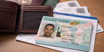 Migrantes con la “green card” son el objetivo de deportación de un nuevo “aparato de expulsión”