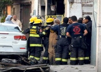 Mueren cinco integrantes de una familia en incendio de vivienda; autoridades ya investigan