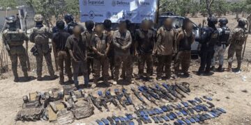 Semar detiene a 13 presuntos integrantes de “La Chapiza” en Sinaloa