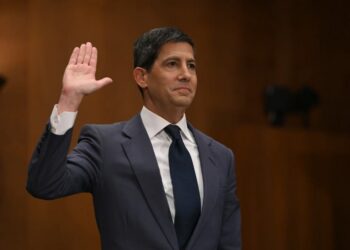 Senado de EE.UU. confirma a Kevin Warsh como nuevo líder de la Fed