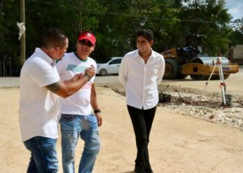Supervisa Jacobo Arzate los avances de las canchas del Proyecto Federal Mundial Social 2026 en Isla Mujeres