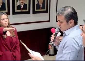 🎥🚨VIDEO// Ana Miriam Ramos toma protesta como alcaldesa de Culiacán en plena crisis política