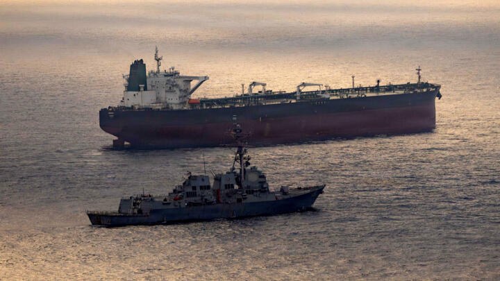 EE. UU. levanta sanciones provisionales al petróleo iraní