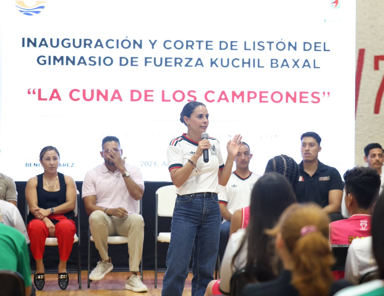 Cancún inaugura gimnasio de fuerza para atletas
