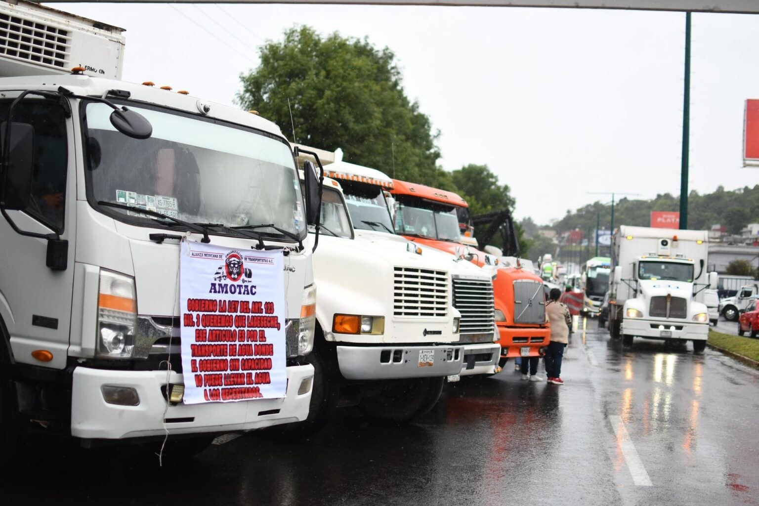 AMOTAC mantiene bloqueos parciales en carreteras nacionales