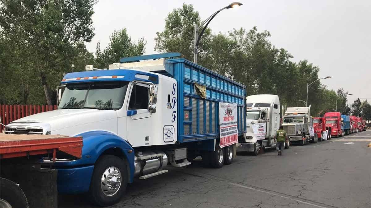 Transportistas de Nuevo León anuncian paro nacional