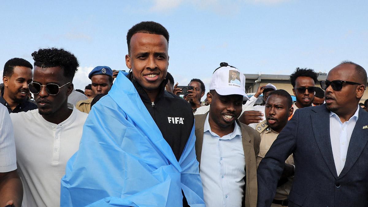 Árbitro somalí regresa tras veto de EU y apunta a Mundial
