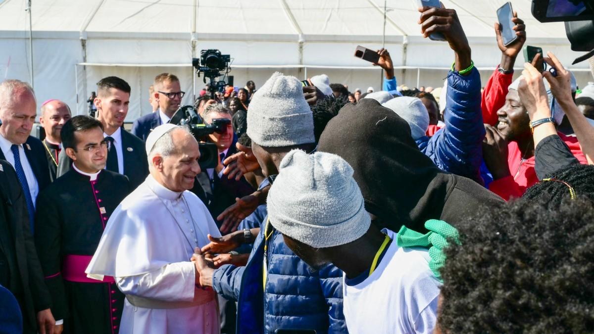 Papa León XIV llama a la integración de migrantes