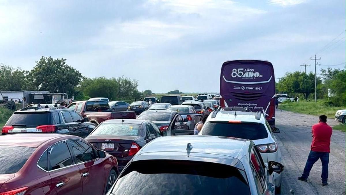 Bloquean carretera en Tamaulipas por falta de electricidad