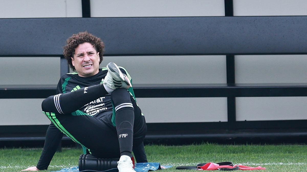 Peláez avala titularidad de Memo Ochoa en México