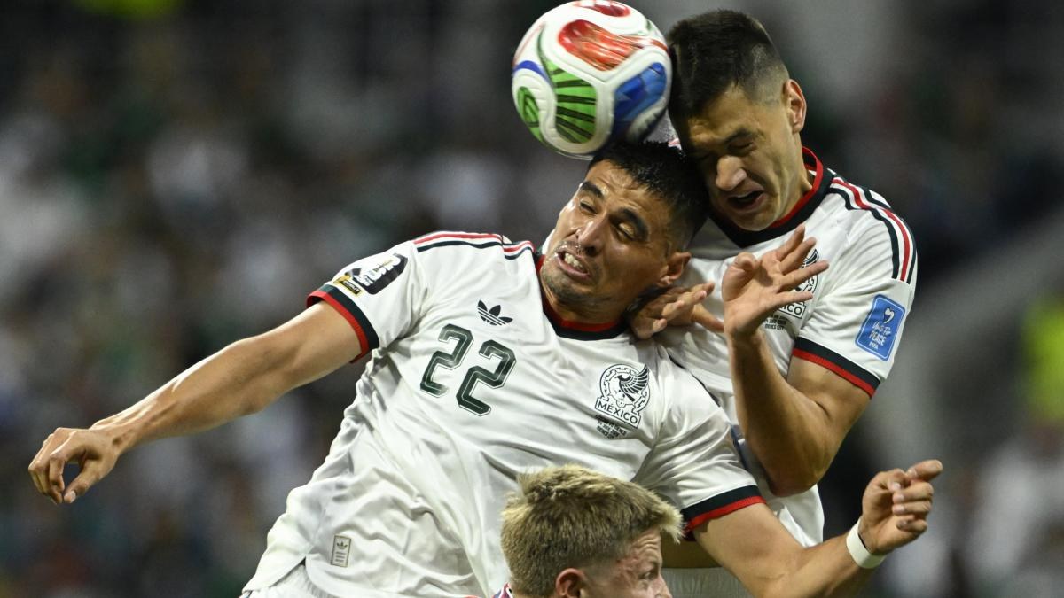 Cruz Azul negocia fichaje de César Montes tras Mundial