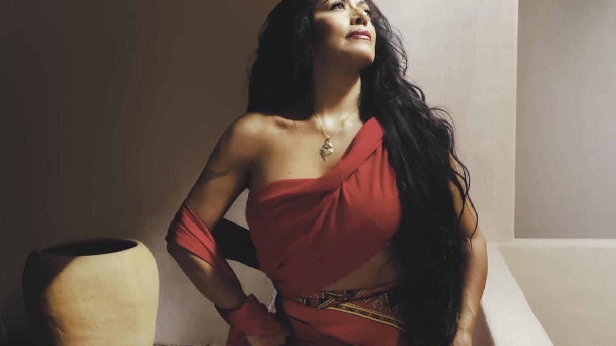 Lila Downs y Alaska recibirán Premio a la Excelencia Latin Grammy