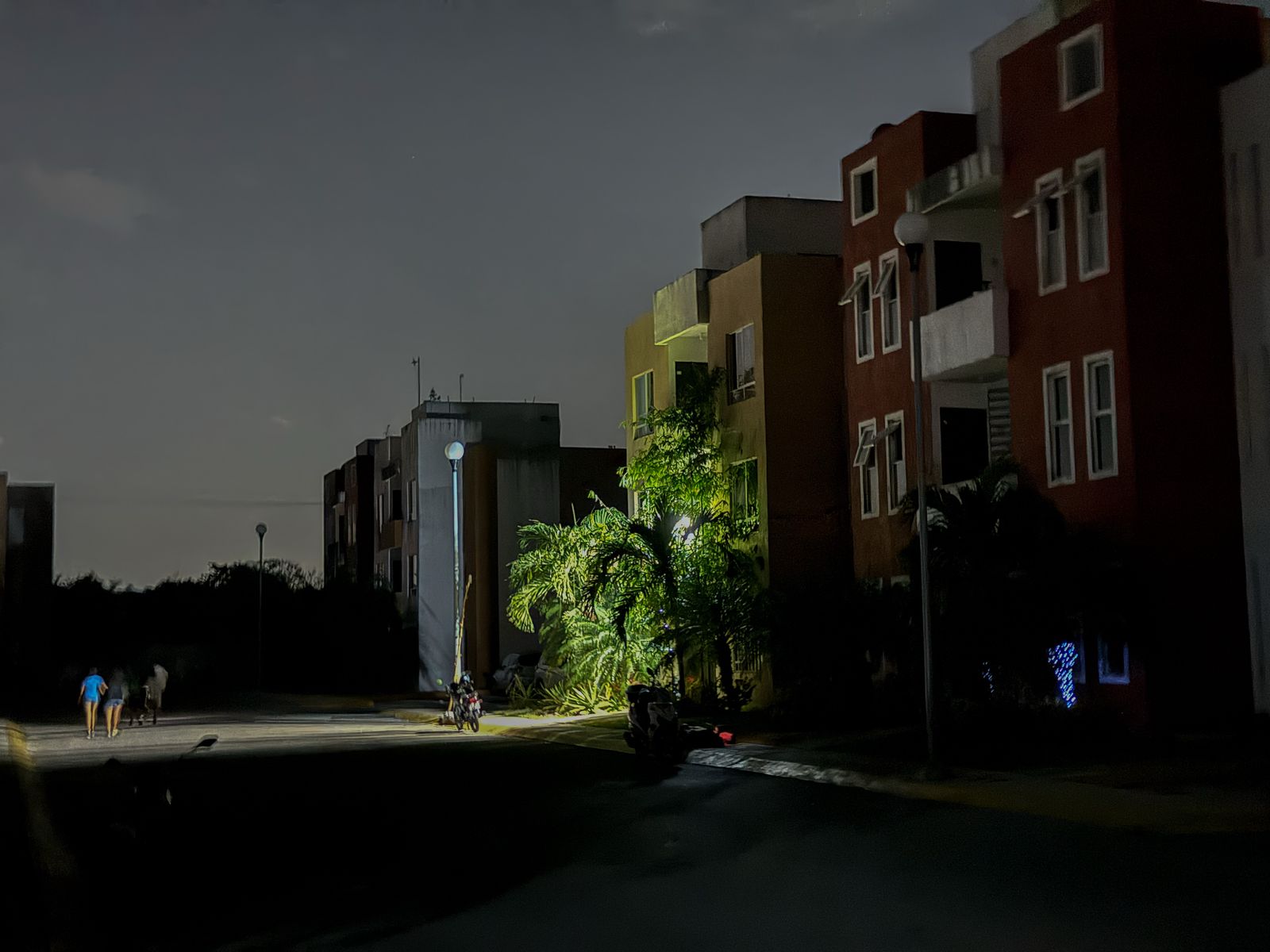 CFE programa apagón en Playa del Carmen durante partido de México