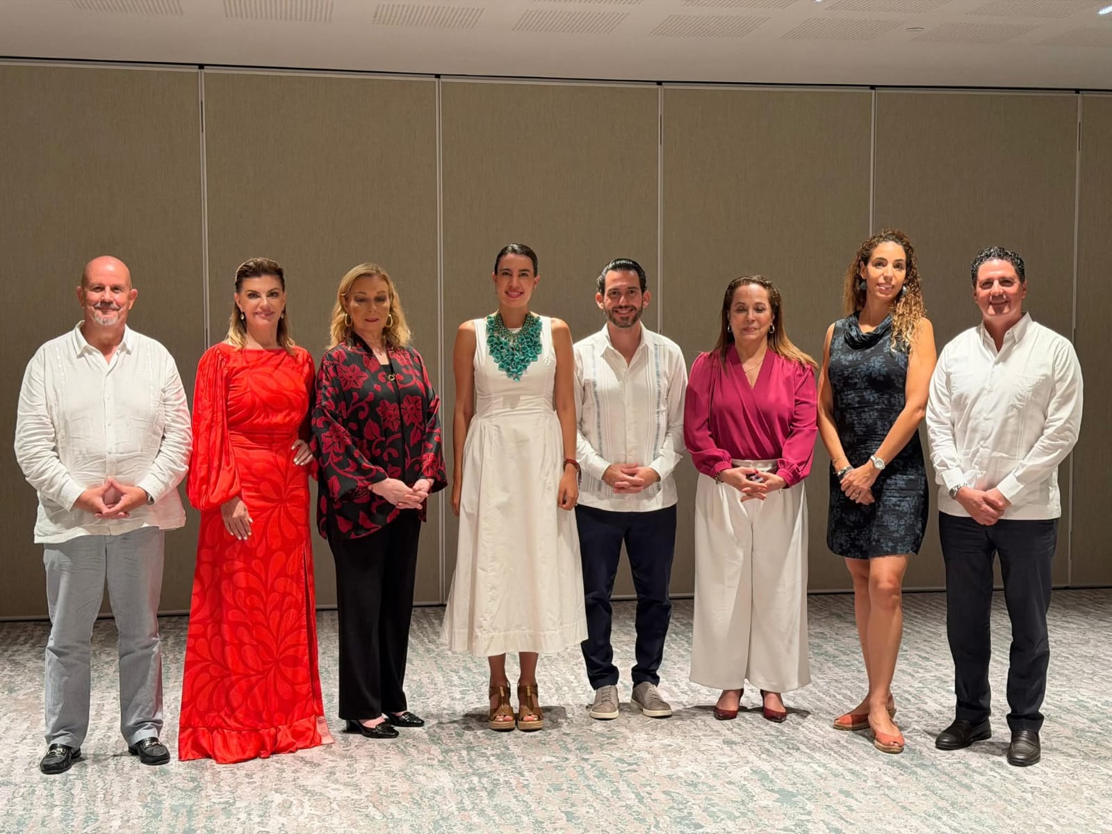 Consejo hotelero y gobierno lanzan plan contra sargazo