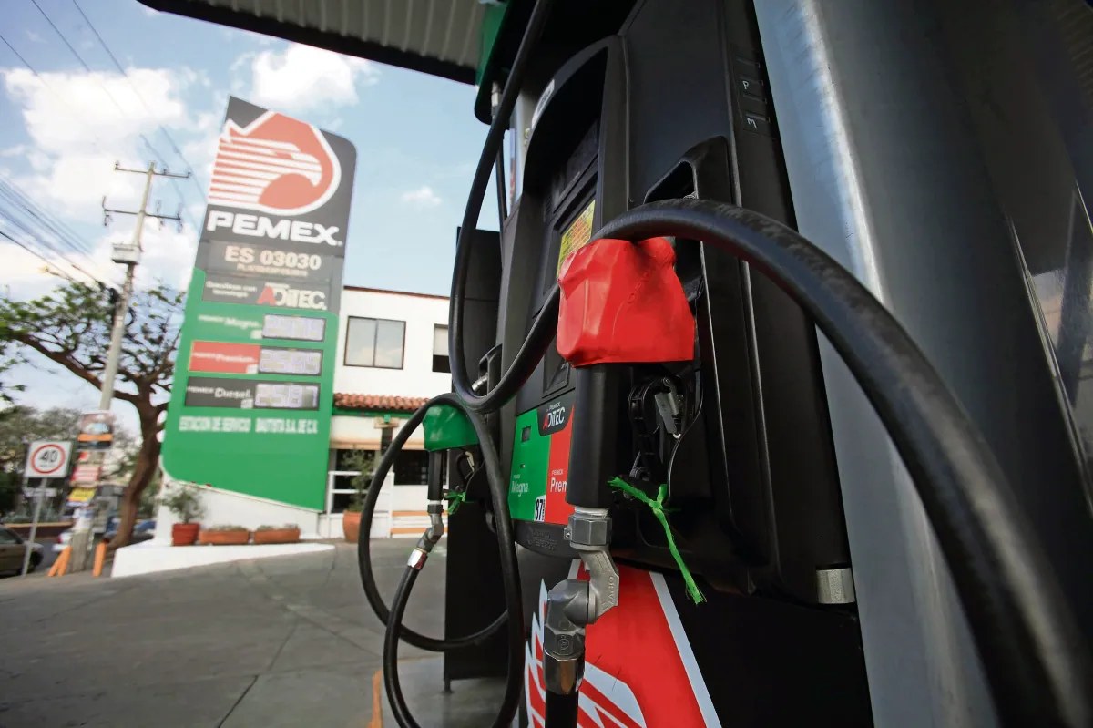 Profeco reporta baja en precio del diésel y jitomate