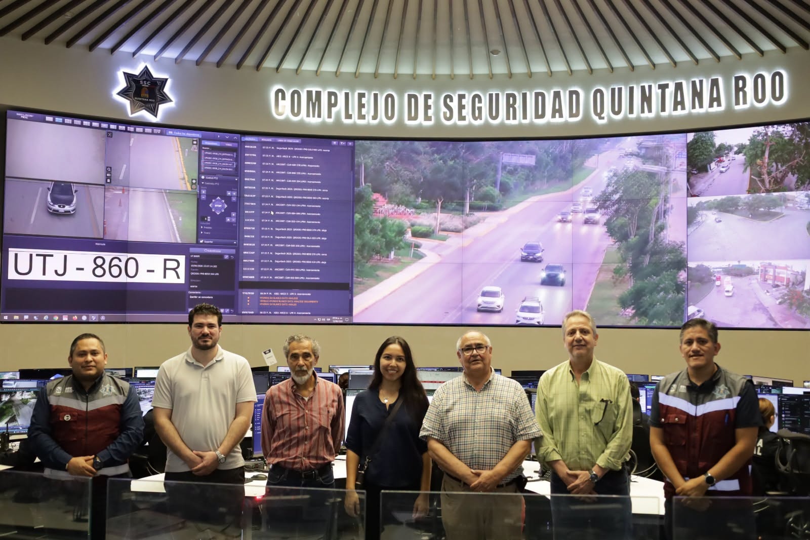 Reunión con vecinos en C5 de Benito Juárez sobre seguridad