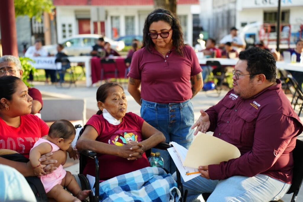 Ayuntamiento de Cozumel atiende a vecinos en Día del Pueblo
